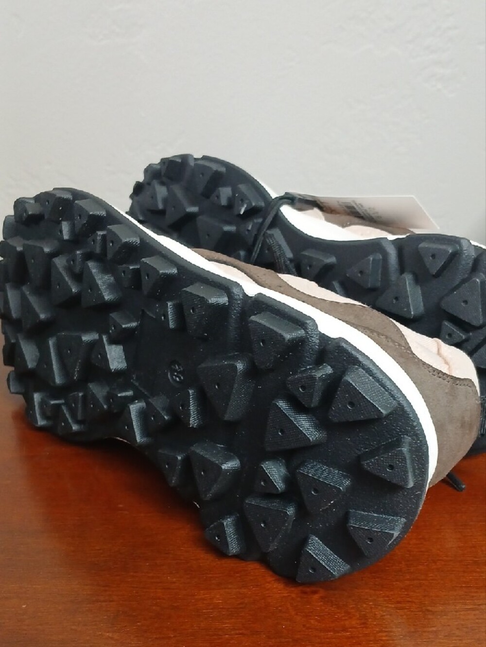 LOFT Versa 'Missy' Women's Athletic Sneakers - Picture 7 of 13